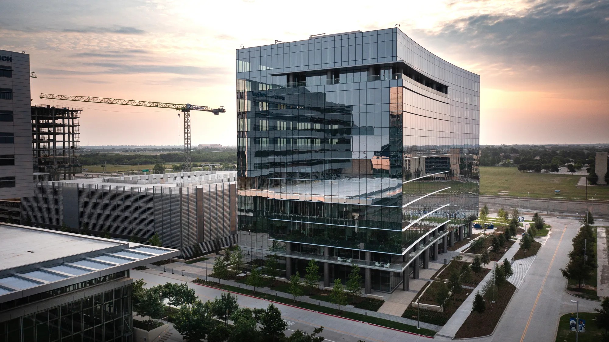 Jerry Jones’ Blue Star sells Fifth Third tower at The Star
